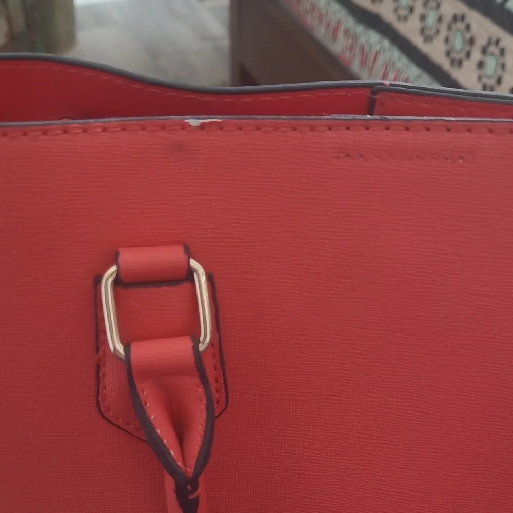 Elegant Coral Handbag with Scarf Accent - Picture 4 of 6